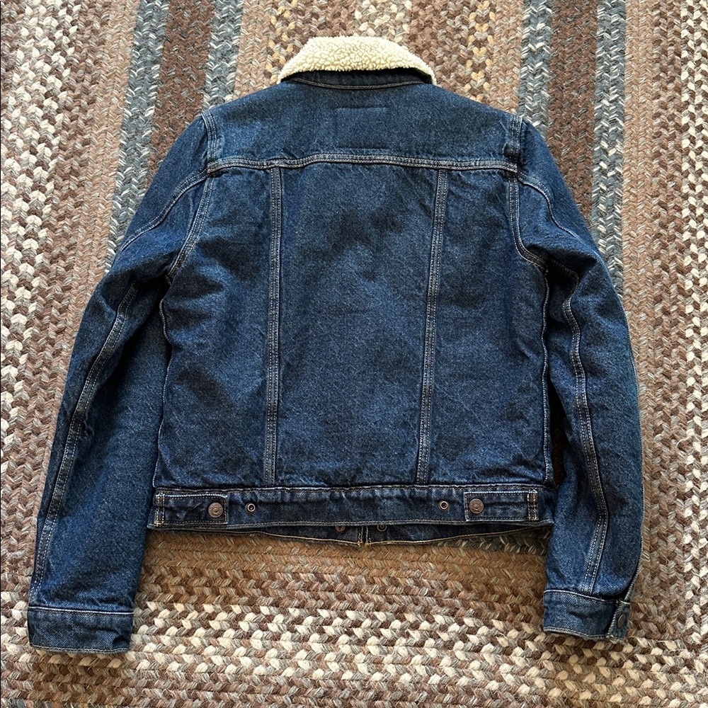 Levi's Dark Blue Denim Jacket with Cream Sherpa Collar - Picture 3 of 6